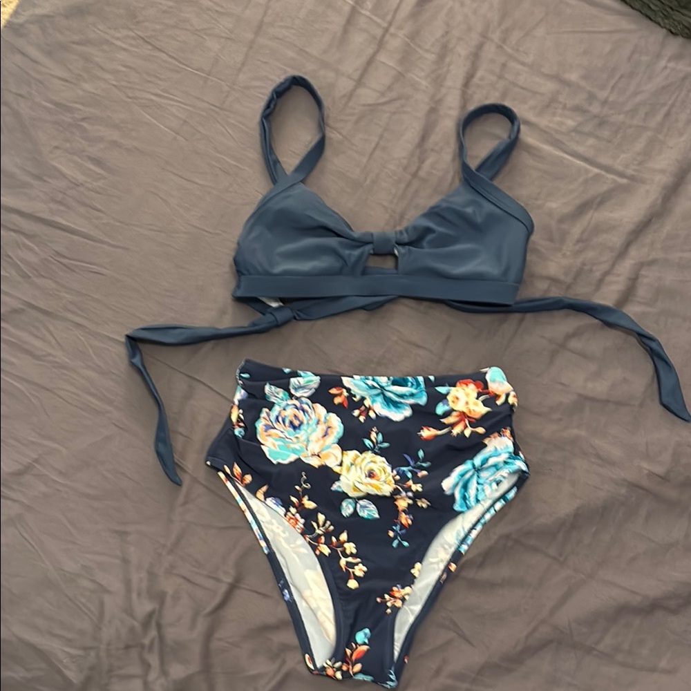 Cupshe Navy Blue Floral Bikini